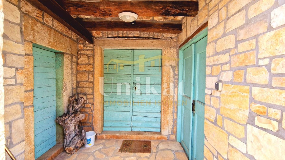 Casa in pietra ristrutturata